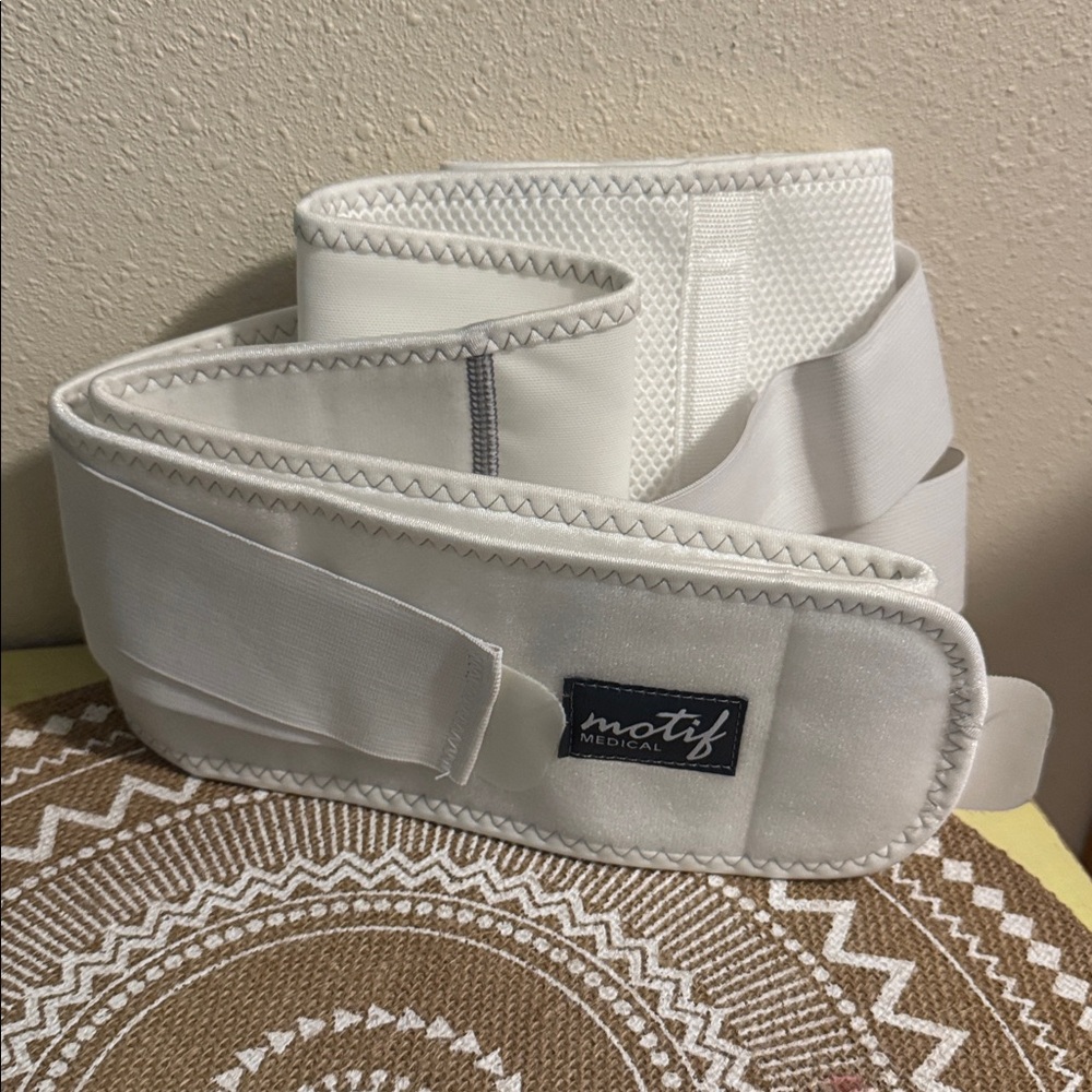 NWOB Motif Medical White Women's Belly Pregnancy Band